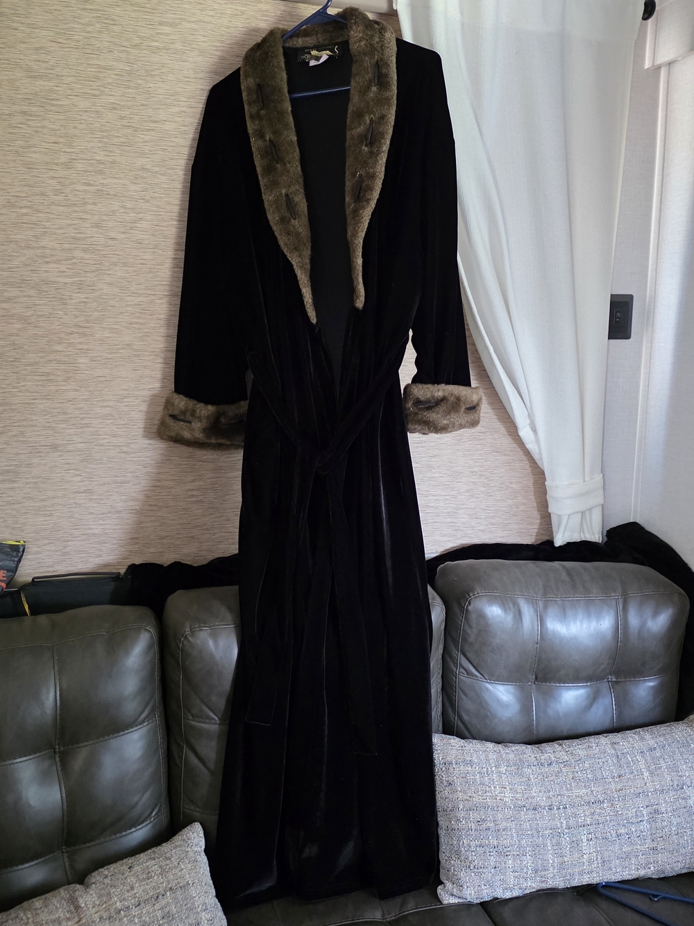 Fabulous Furs Black Velvet Robe with Brown Faux-Fur Trim